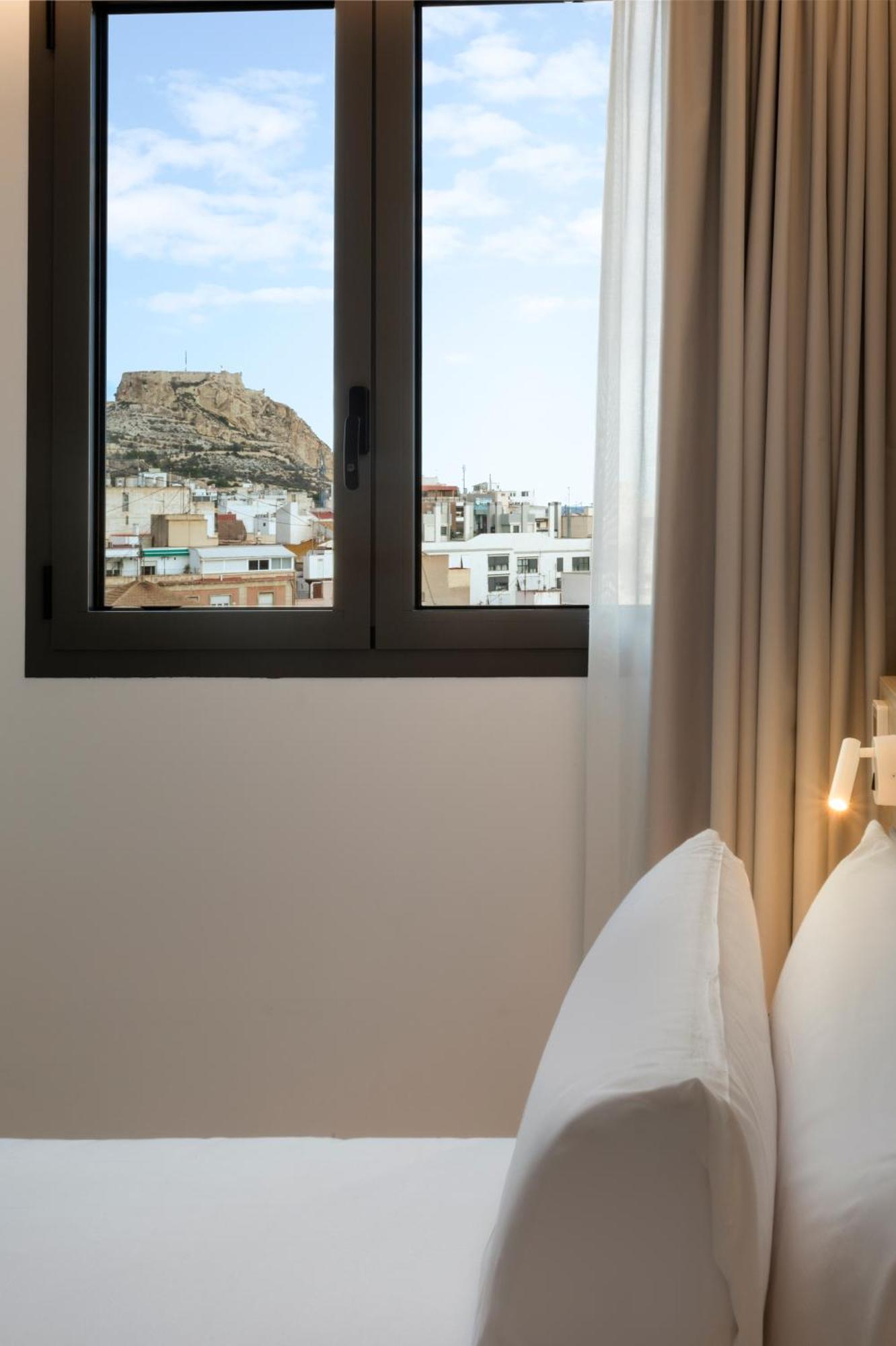 B&B Hotel Alicante Centro Exterior photo